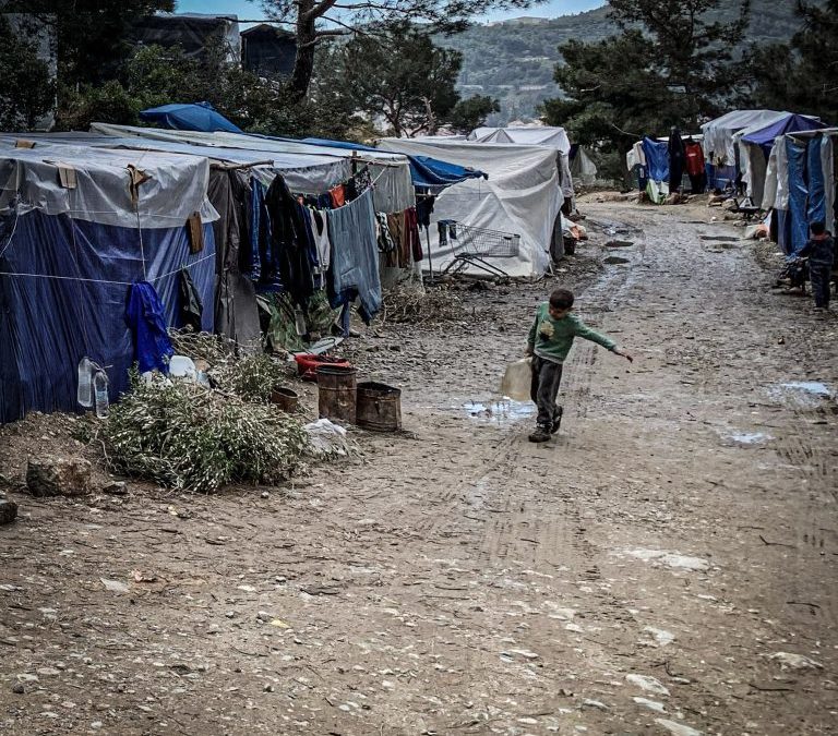W Światowy Dzień Migranta i Uchodźcy pomóżmy ofiarom pożaru w obozie na Lesbos